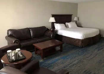 Ramada by Wyndham Cleveland Independence hotel thumbnail 4