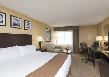 Holiday Inn Cleveland-S Independence by IHG hotel thumbnail 2