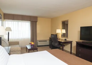 Holiday Inn Cleveland-S Independence by IHG hotel thumbnail 4