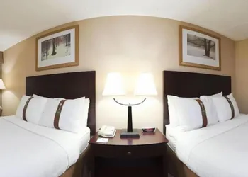 Holiday Inn Cleveland-S Independence by IHG hotel thumbnail 5