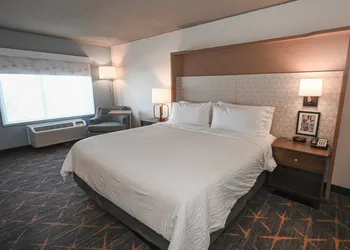 Holiday Inn Cleveland-Mayfield by IHG hotel thumbnail 7