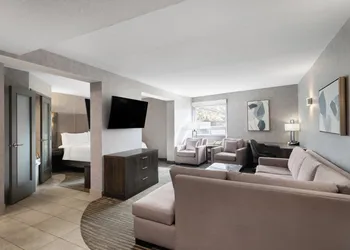 Holiday Inn Calgary-Airport by IHG hotel thumbnail 7