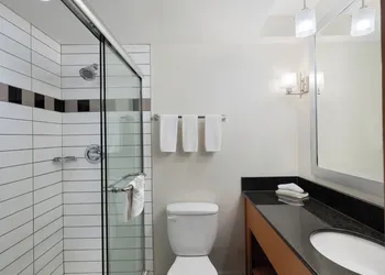 Holiday Inn Calgary-Airport by IHG hotel thumbnail 8