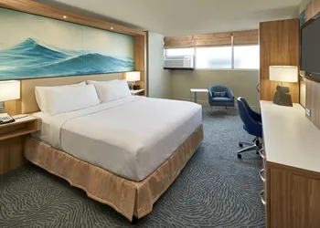 Crowne Plaza Melbourne - Oceanfront by IHG hotel thumbnail 2