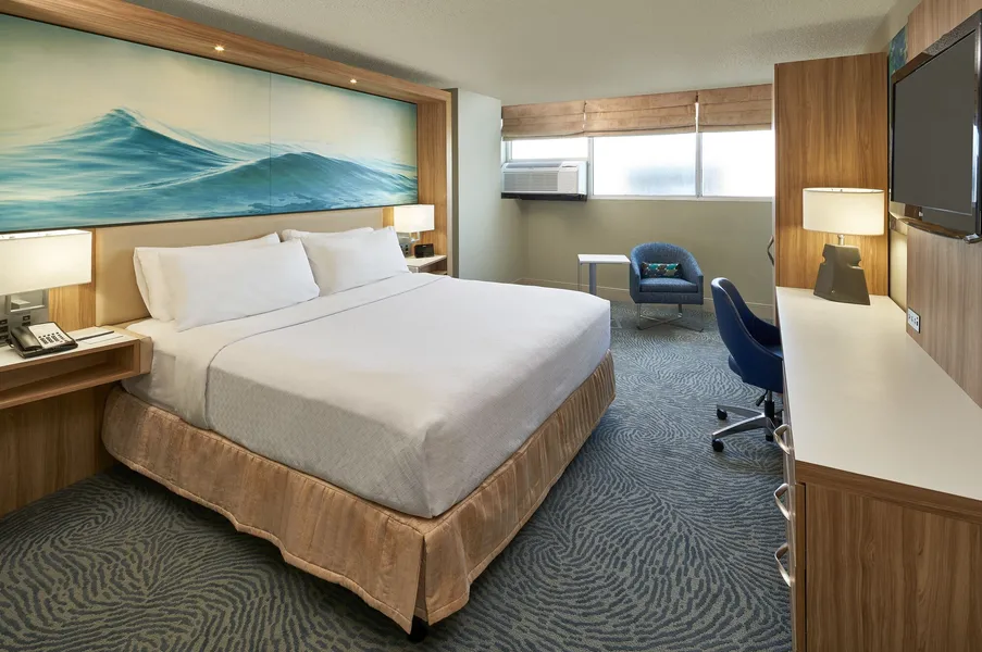 Crowne Plaza Melbourne - Oceanfront by IHG hotel detail image 2