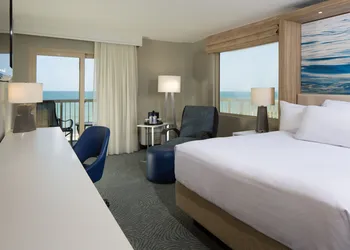 Crowne Plaza Melbourne - Oceanfront by IHG hotel thumbnail 3