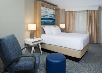 Crowne Plaza Melbourne - Oceanfront by IHG hotel thumbnail 4