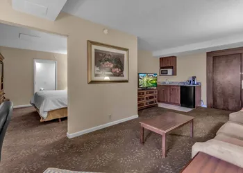 Buffalo Airport Hotel hotel thumbnail 5