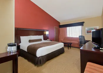 Crowne Plaza Albuquerque by IHG hotel thumbnail 3