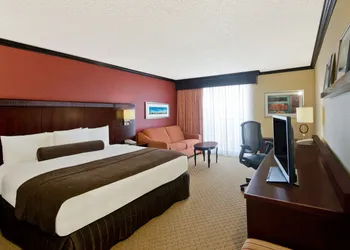 Crowne Plaza Albuquerque by IHG hotel thumbnail 5