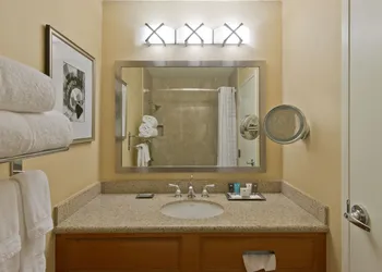 Crowne Plaza Albuquerque by IHG hotel thumbnail 8