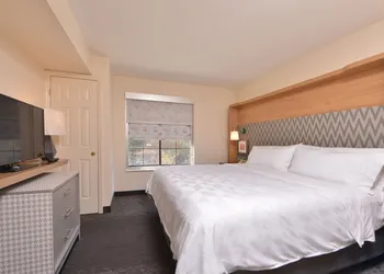 Holiday Inn Hotel & Suites Raleigh / Cary by IHG hotel thumbnail 3