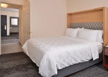 Holiday Inn Hotel & Suites Raleigh / Cary by IHG hotel thumbnail 6