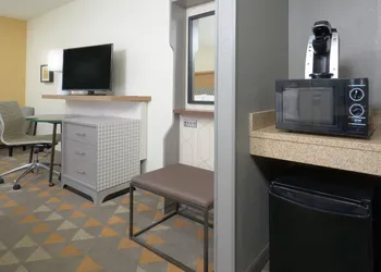 Holiday Inn Raleigh-Durham Airport by IHG hotel thumbnail 3