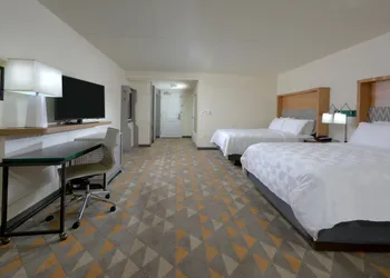 Holiday Inn Raleigh-Durham Airport by IHG hotel thumbnail 7
