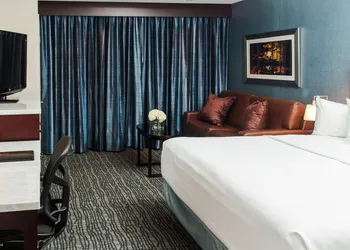 Crowne Plaza Springfield by IHG hotel thumbnail 7