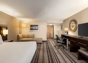Holiday Inn Gaithersburg by IHG hotel thumbnail 5
