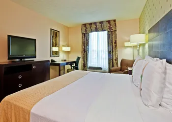 Holiday Inn Bloomington-University Area by IHG hotel thumbnail 5