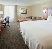 Holiday Inn Oakville Centre by IHG hotel detail image 4