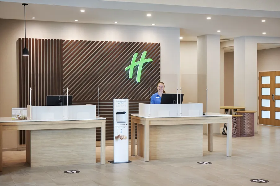 Holiday Inn Hotel & Suites Oakville @ Bronte by IHG hotel detail image 2