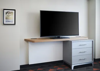 Holiday Inn Hotel & Suites Oakville @ Bronte by IHG hotel thumbnail 3