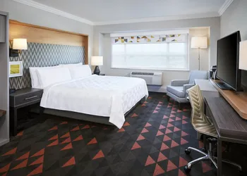 Holiday Inn Hotel & Suites Oakville @ Bronte by IHG hotel thumbnail 5