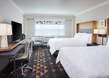 Holiday Inn Hotel & Suites Oakville @ Bronte by IHG hotel thumbnail 6