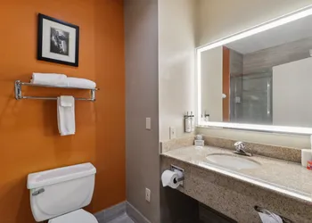 Holiday Inn Hotel & Suites Slidell by IHG hotel thumbnail 7