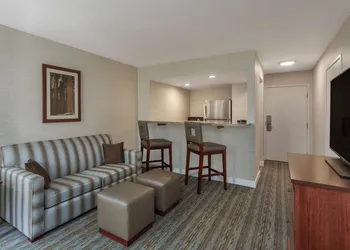 Wyndham Visalia hotel thumbnail 8
