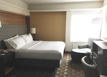 Holiday Inn & Suites Pittsfield-Berkshires by IHG hotel thumbnail 3
