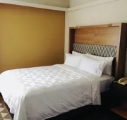 Holiday Inn & Suites Pittsfield-Berkshires by IHG hotel detail image 5