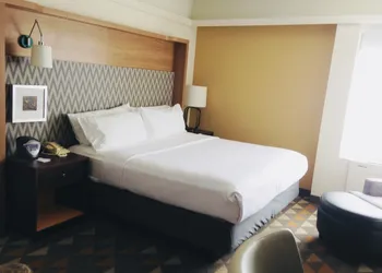 Holiday Inn & Suites Pittsfield-Berkshires by IHG hotel thumbnail 6