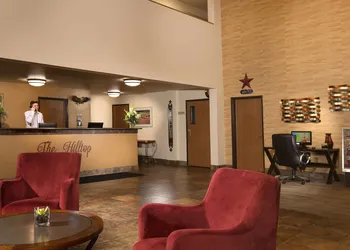 Coast Hilltop Inn hotel thumbnail 2