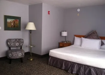 Coast Hilltop Inn hotel thumbnail 4