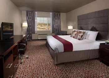 Coast Hilltop Inn hotel thumbnail 7