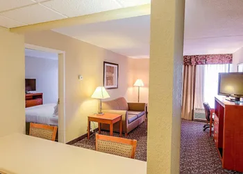 Quality Inn & Suites Downtown Mansfield hotel thumbnail 4