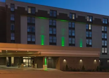 Quality Inn & Suites Downtown Mansfield hotel thumbnail 6