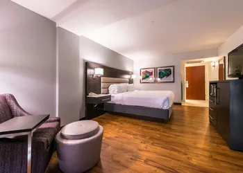 Holiday Inn Hotel & Suites Beaumont Plaza (I-10 & Walden) by IHG hotel thumbnail 7