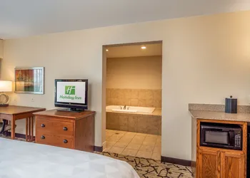 Holiday Inn Stevens Point - Convention Ctr by IHG hotel thumbnail 2