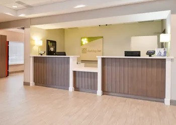 Holiday Inn Poplar Bluff by IHG hotel thumbnail 2