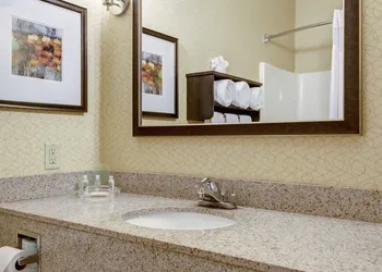 Holiday Inn Poplar Bluff by IHG hotel thumbnail 4