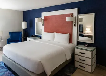 Hotel Indigo Mount Pleasant by IHG hotel thumbnail 8