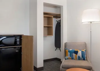 Spark by Hilton Ames hotel thumbnail 7