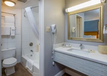 SOMA Park Inn – Civic Center hotel thumbnail 4