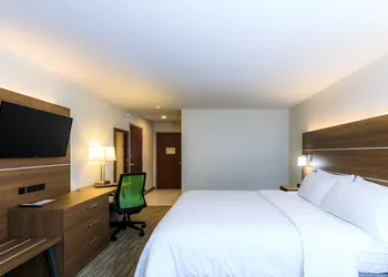 Holiday Inn Express Osage Beach - Lake Of The Ozarks by IHG hotel thumbnail 3