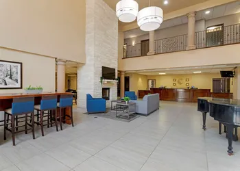 Comfort Suites Kingwood Houston North hotel thumbnail 3