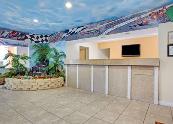 Super 8 by Wyndham Daytona Beach hotel thumbnail 3