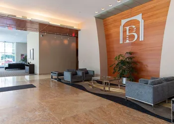 Broadway Plaza, Trademark Collection by Wyndham hotel thumbnail 2