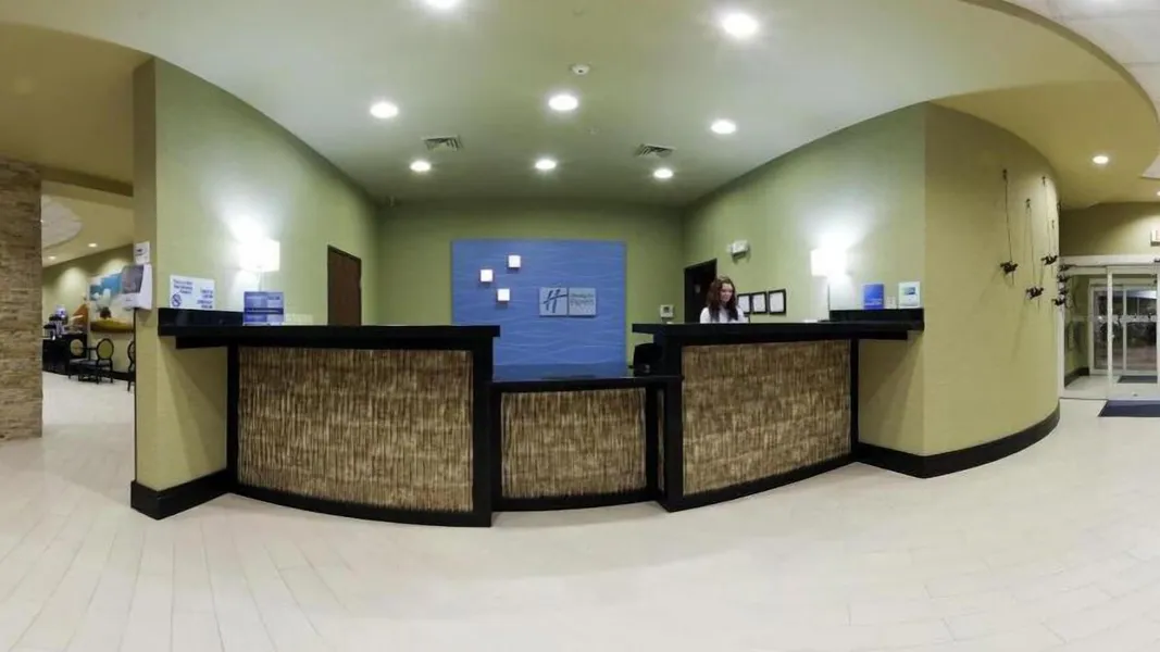 Holiday Inn Express Hotel & Suites Waycross by IHG hotel detail image 2