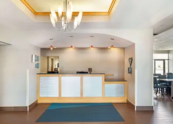 Best Western Hartford Hotel & Suites hotel thumbnail 4